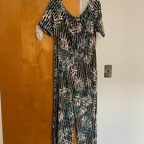 Palm Printed Jumpsuit - Picture 6 of 7